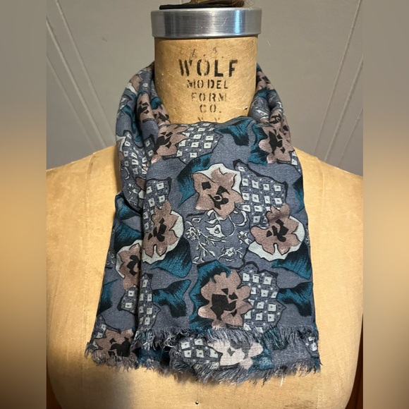 Rayon Challis Shawl/Scarf - Picture 3 of 5